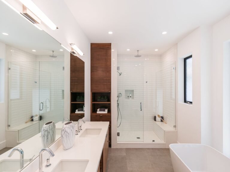 modern-bathroom-design-ideas-4129371-hero-723611e159bb4a518fc4253b9175eba8